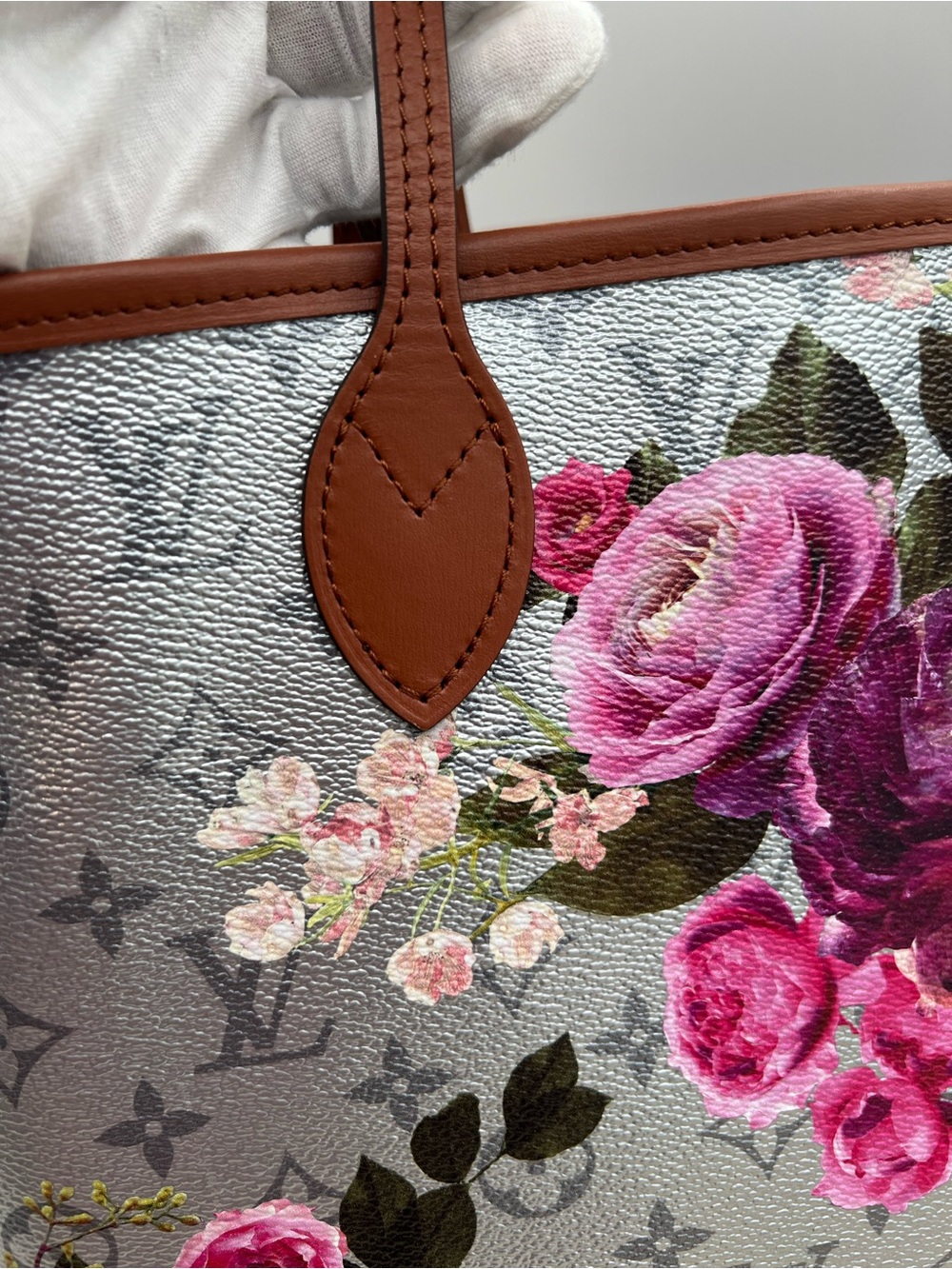 LOUIS VUITTON NEVERFULL MM GARDEN FLOWER ROSES SILVER Metallic BAG Pouch RARE😍🔥 - Picture 6 of 16